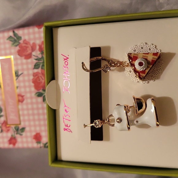 Betsey Johnson babycakes cherry 🍒 pie - Picture 2 of 3